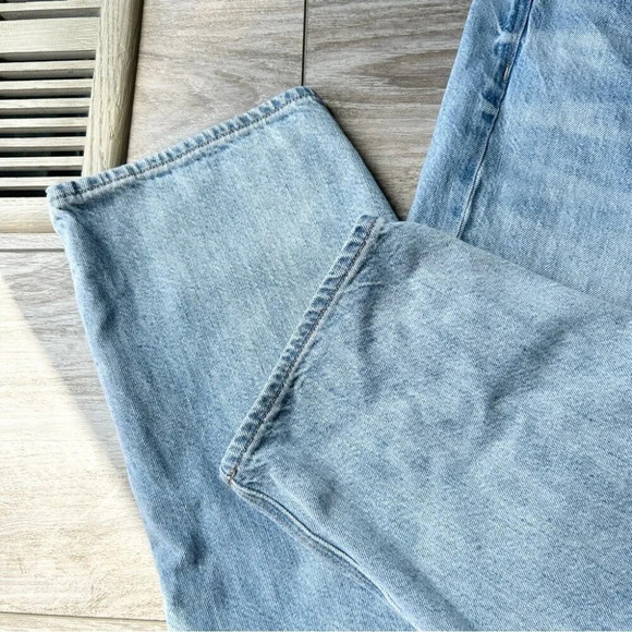 American  Eagle Light Wash High Waist Baggy Jean Distressed - Picture 6 of 12